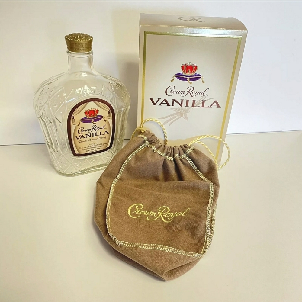 Crown Royal Vanilla Whiskey Glass Empty & Clean Bottle 750 ml with Bag and Box